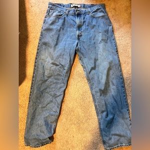 LEVI’S 550 RELAXED FIT JEANS SIZE: 38 x 32